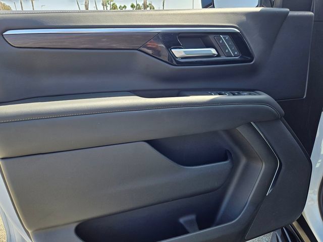 Used 2026 Chevrolet Tahoe LT w/ LPO, Dark Essentials Package RWD image 9