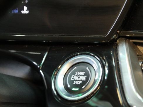 Used 2025 Chevrolet Trax RS image 23