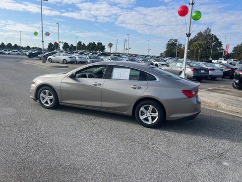 Used 2024 Chevrolet Malibu LT image 4