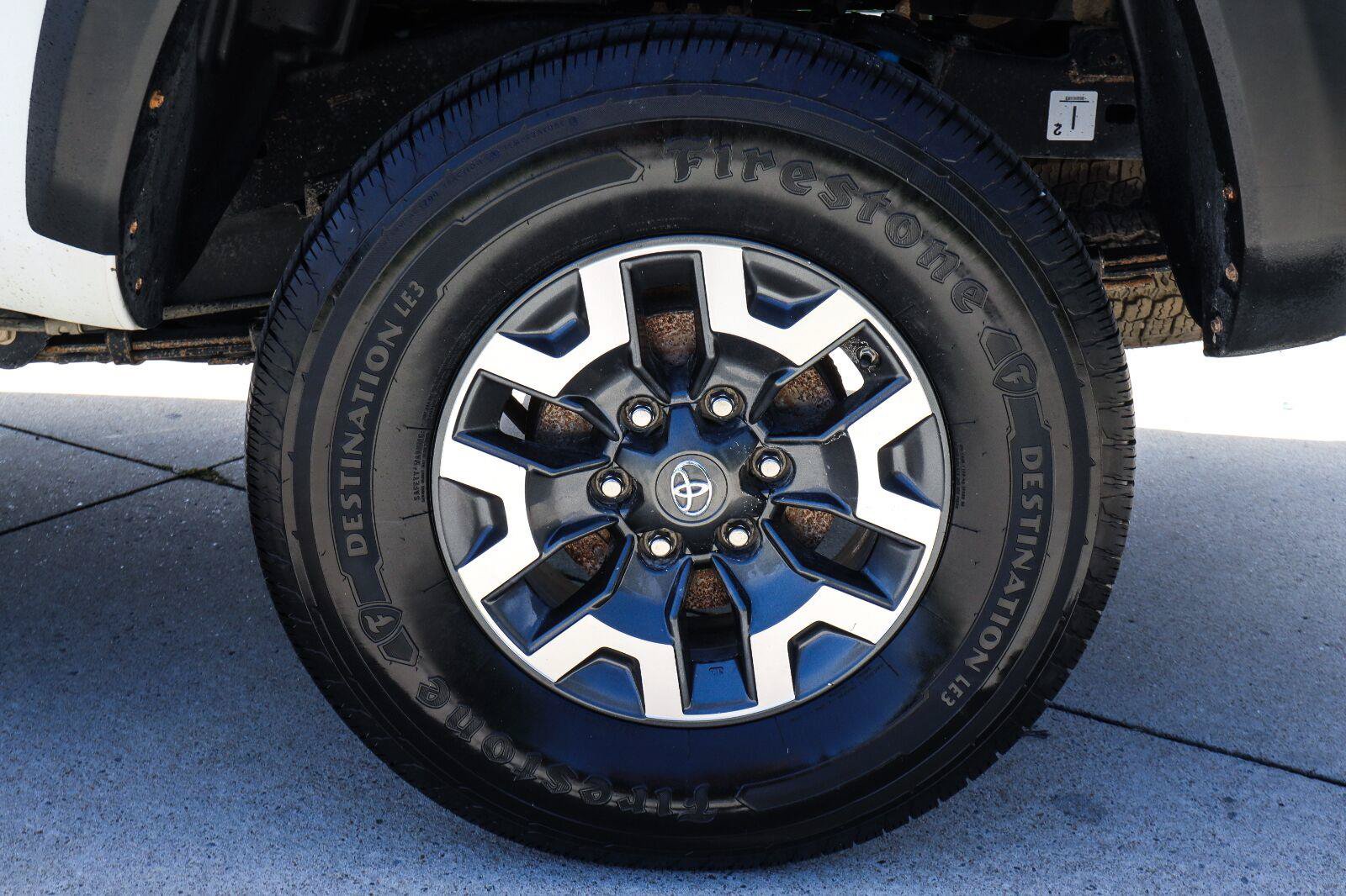 Used 2020 Toyota Tacoma TRD Off-Road AWD/4WD image 24