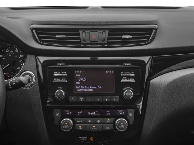Used 2018 Nissan Rogue Sport S w/ S Appearance Package FWD image 13