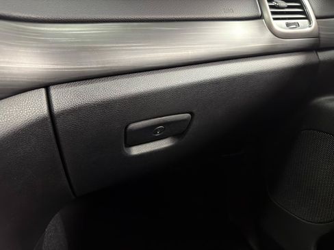Used 2021 Jeep Grand Cherokee Laredo X AWD/4WD image 24