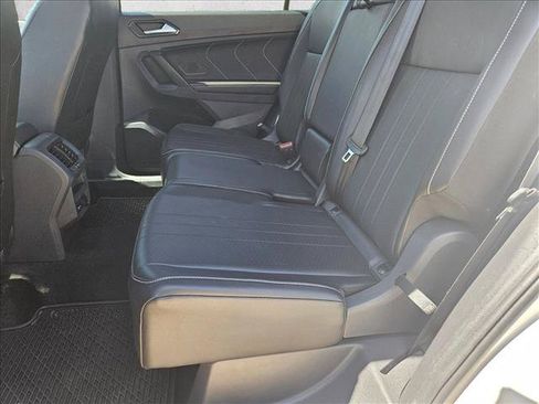 Used 2024 Volkswagen Tiguan SE R-Line FWD image 17