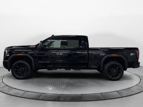 Used 2025 GMC Sierra 2500 AT4 AWD/4WD image 3