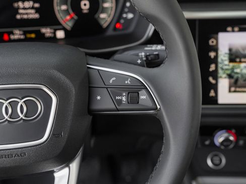 Certified 2025 Audi Q3 2.0T Premium Plus w/ Premium Plus Package image 11