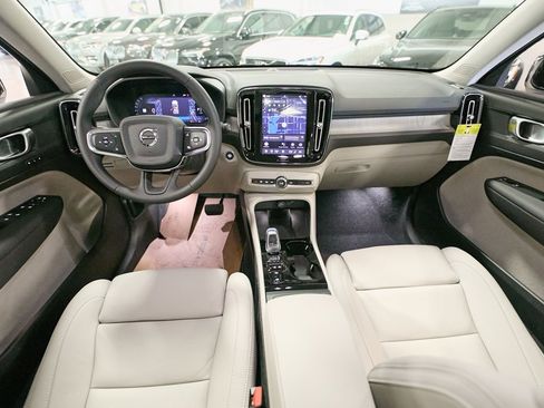 New 2026 Volvo XC40 B5 Plus w/ Climate Package image 16