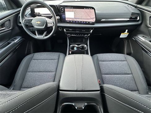 New 2026 Chevrolet Traverse LT image 9