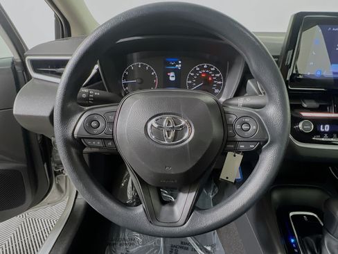 Used 2025 Toyota Corolla LE FWD image 18