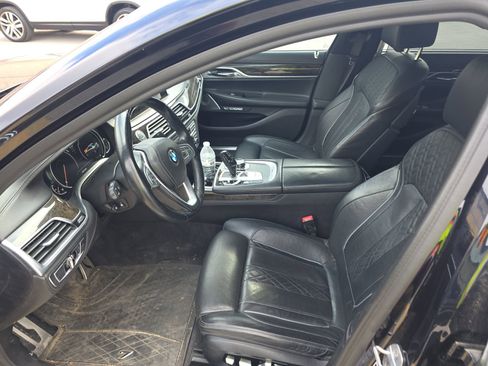 Used 2018 BMW 750i RWD image 4