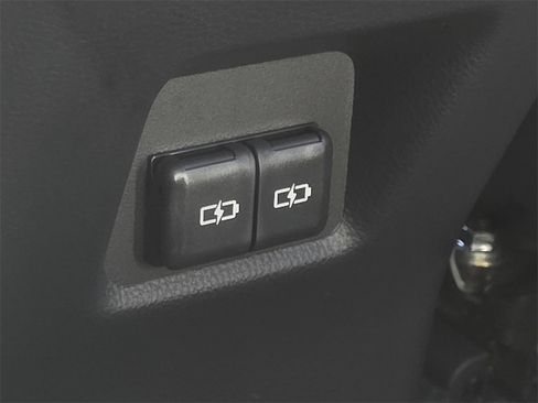 New 2025 Toyota RAV4 Limited image 15