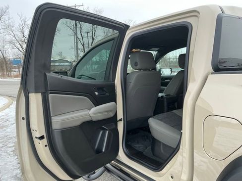 Used 2024 Chevrolet Colorado ZR2 w/ Technology Package image 21