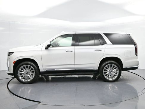 Used 2023 Cadillac Escalade Premium Luxury AWD/4WD image 4
