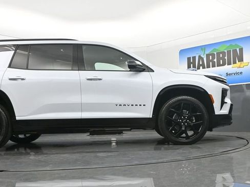 New 2026 Chevrolet Traverse RS w/ LPO, Floor Liner Package image 23
