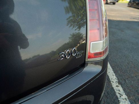 Used 2014 Chrysler 300 S RWD image 9