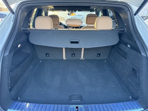 Used 2023 Porsche Cayenne image 32