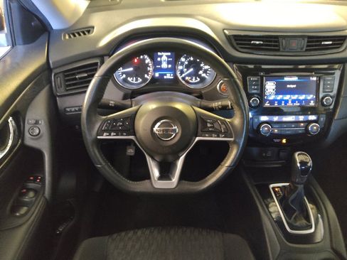 Used 2018 Nissan Rogue SV AWD/4WD image 22