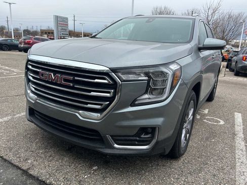 Used 2024 GMC Terrain SLT image 6