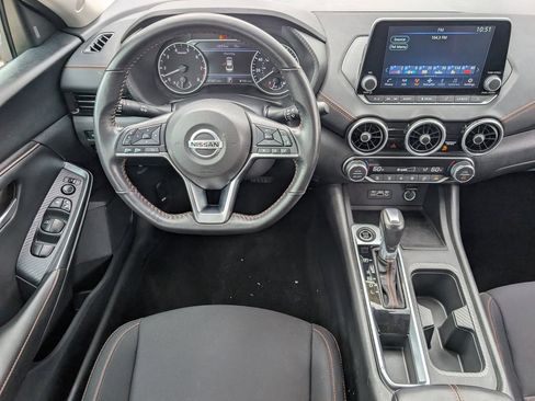 Certified 2023 Nissan Sentra SR FWD image 9