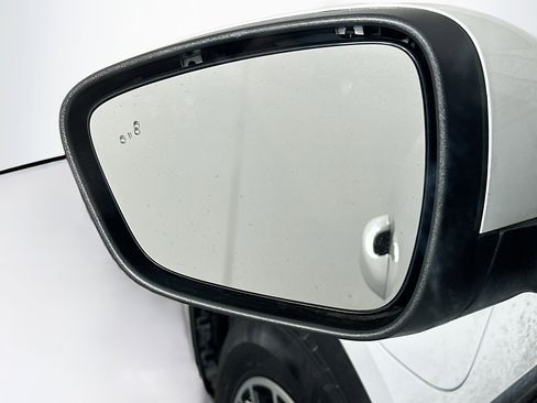 Used 2022 Ford Escape SEL FWD image 16