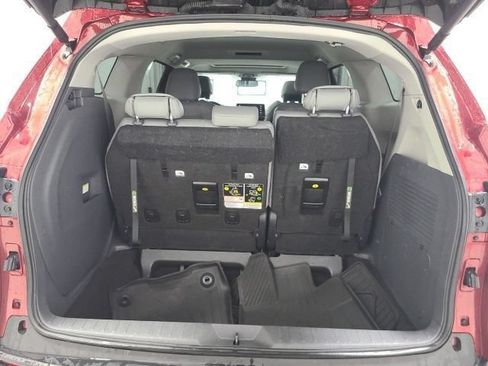 Certified 2024 Toyota Sienna XLE AWD/4WD image 40