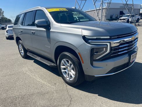Used 2025 Chevrolet Tahoe LT AWD/4WD image 3