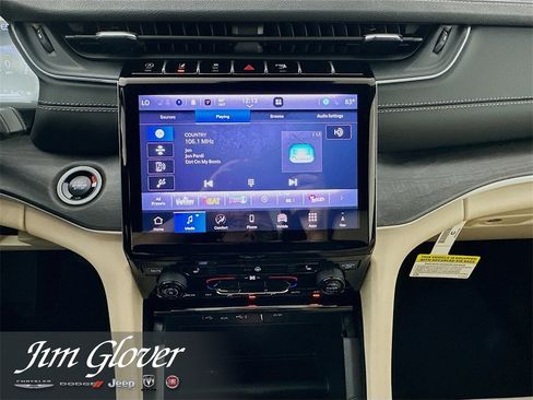 New 2025 Jeep Grand Cherokee Limited w/ Black Appearance Package image 29