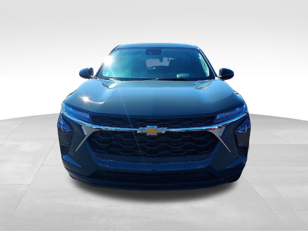 New 2026 Chevrolet Trax LS w/ LS Convenience Package FWD image 8