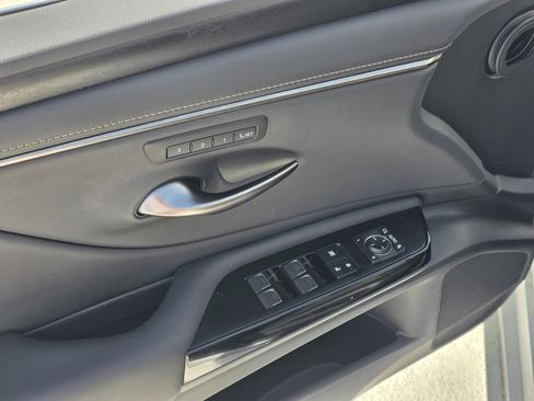 Used 2022 Lexus ES 350 w/ Premium Package image 10