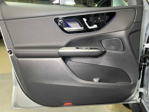 Used 2025 Mercedes-Benz GLC 300 4MATIC image 18