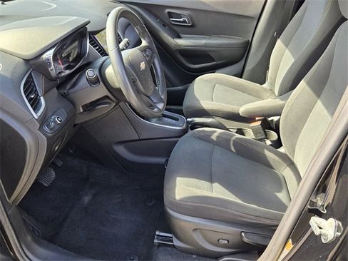 Used 2019 Chevrolet Trax LS image 11