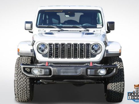 Used 2024 Jeep Wrangler Unlimited Rubicon image 2