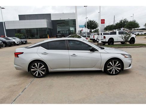 Used 2020 Nissan Altima 2.5 SR FWD image 7