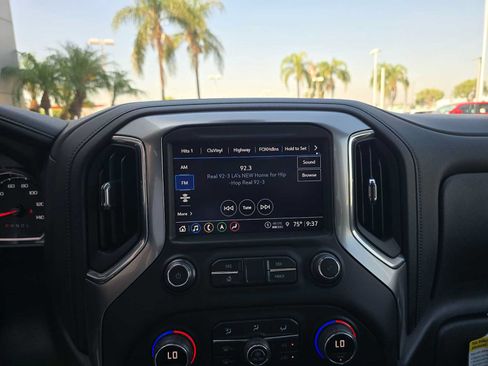 Used 2022 Chevrolet Silverado 1500 LTZ w/ LTZ Premium Package AWD/4WD image 29