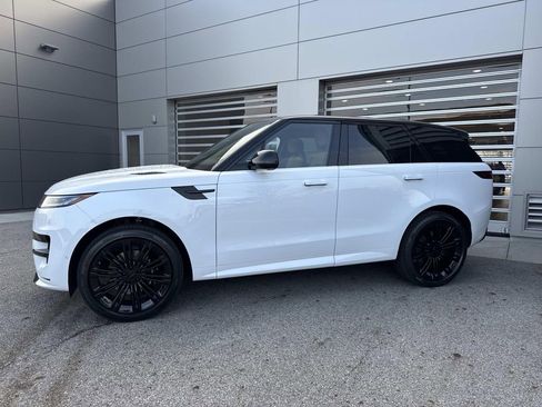 New 2026 Land Rover Range Rover Sport Dynamic SE AWD/4WD image 3