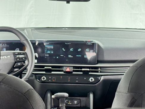 New 2026 Kia Sportage LX AWD/4WD image 16