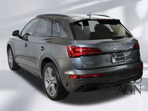 Certified 2025 Audi Q5 2.0T Premium w/ Convenience Plus Package image 8