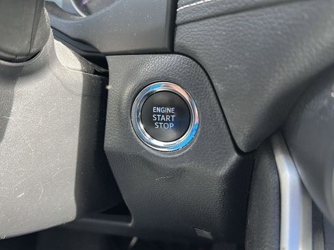 Used 2021 Toyota RAV4 XLE AWD/4WD image 19