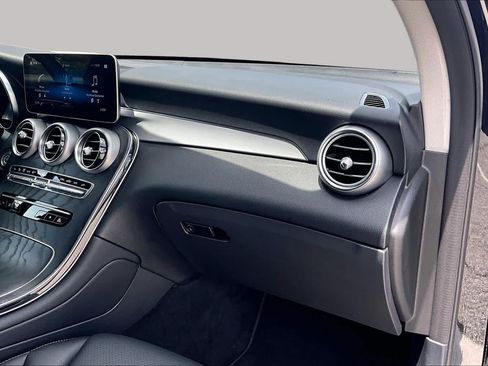 Certified 2022 Mercedes-Benz GLC 300 w/ Premium Package Lite image 19