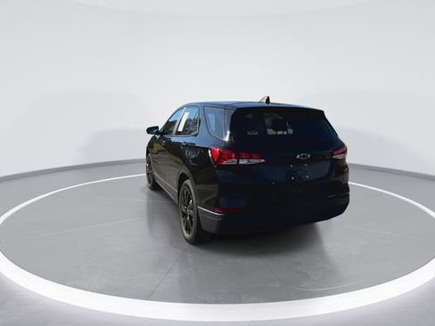 Used 2023 Chevrolet Equinox LS w/ Midnight Edition FWD image 9