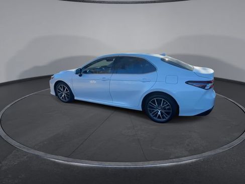 Used 2024 Toyota Camry XLE image 11