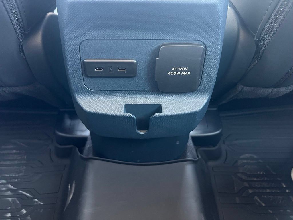 Used 2025 Ford Maverick Tremor AWD/4WD image 24