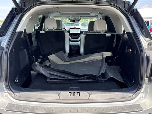 Certified 2025 Ford Explorer Platinum w/ Ultimate Package RWD image 20