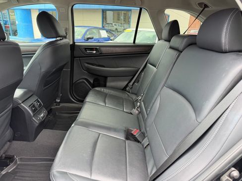 Used 2018 Subaru Outback 2.5i Limited AWD/4WD image 9
