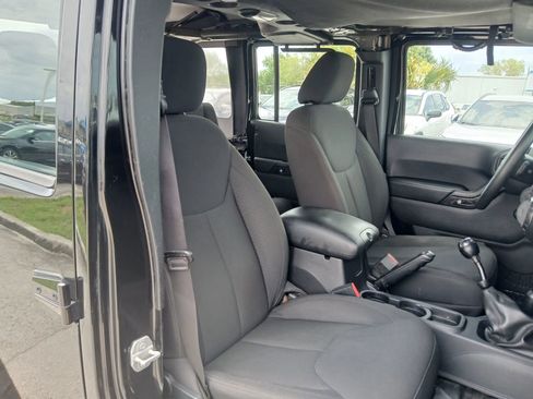 Used 2016 Jeep Wrangler Unlimited Sport AWD/4WD image 15
