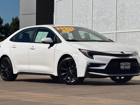 Certified 2025 Toyota Corolla SE image 2