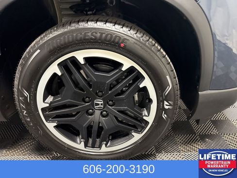 New 2026 Honda Pilot Touring image 4