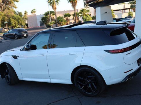 Used 2023 Land Rover Range Rover Sport SE Dynamic AWD/4WD image 16