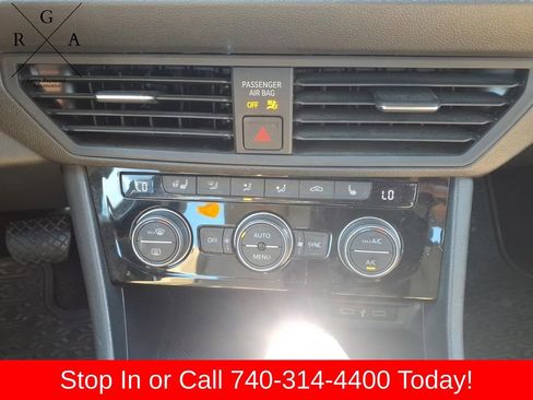 Used 2020 Volkswagen Jetta SE w/ SE Cold Weather Package FWD image 15