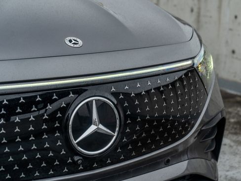 Used 2024 Mercedes-Benz EQB 350 4MATIC SUV image 7