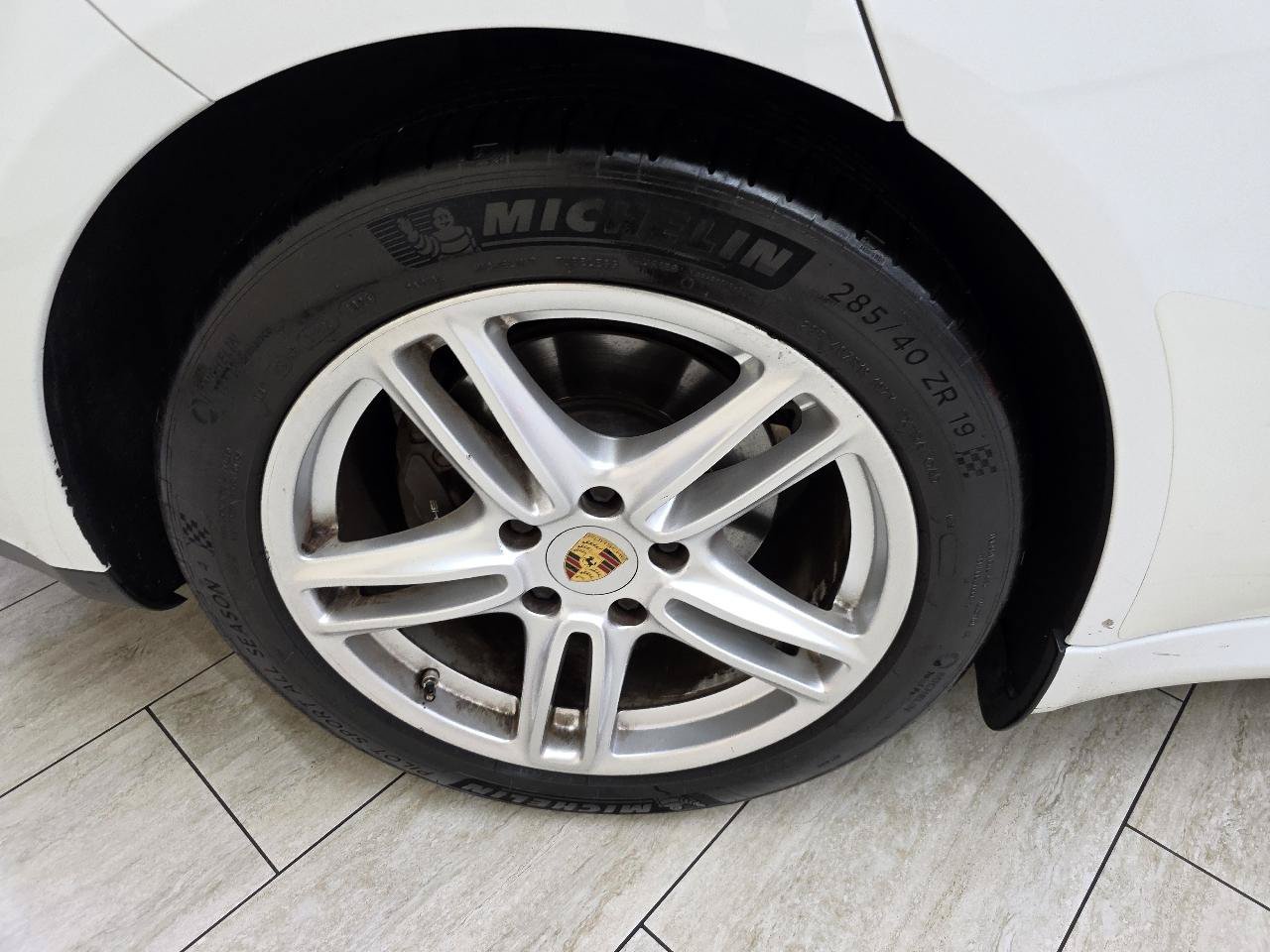 Used 2015 Porsche Panamera 4 w/ Premium Package Plus AWD/4WD image 40